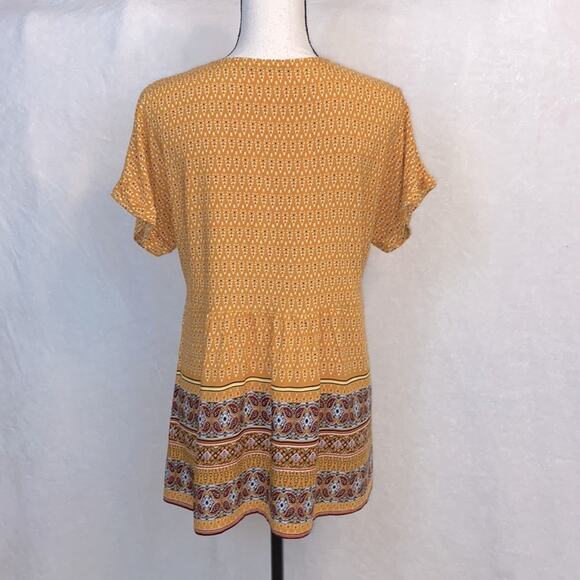 Doe & Rae Boho V-Neck Designed Top Size Medium - Picture 2 of 8